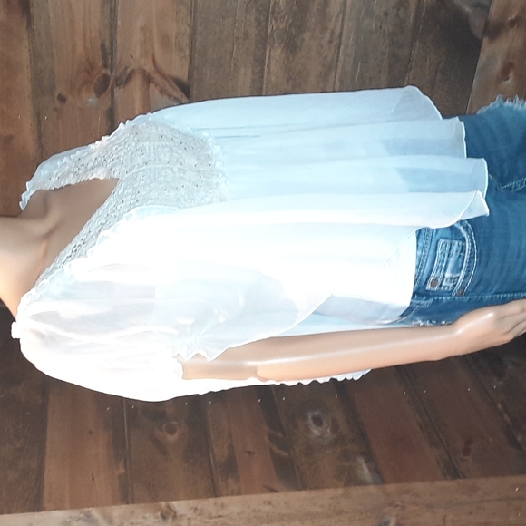 About a girl blouse - Picture 3 of 4